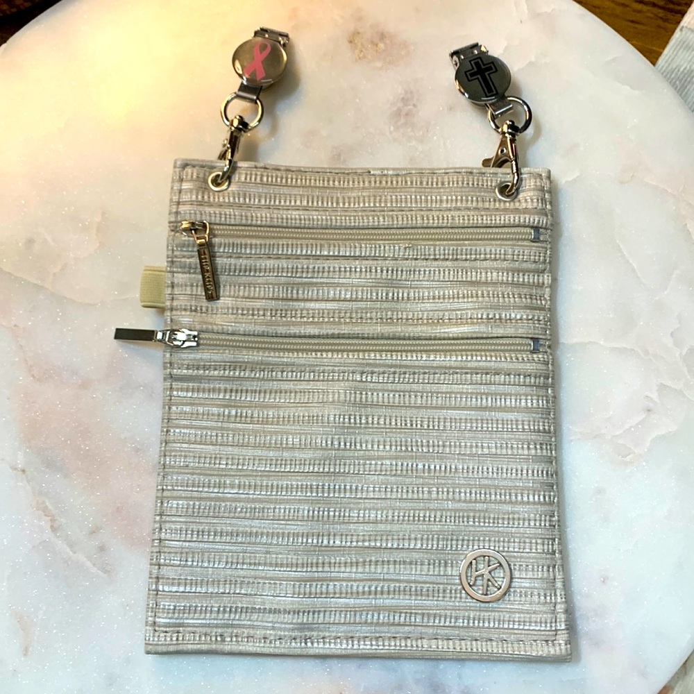 Hip Klip Light Gray-light beige Waistband Hands Free Bag Purse 7" x 6" 🍯